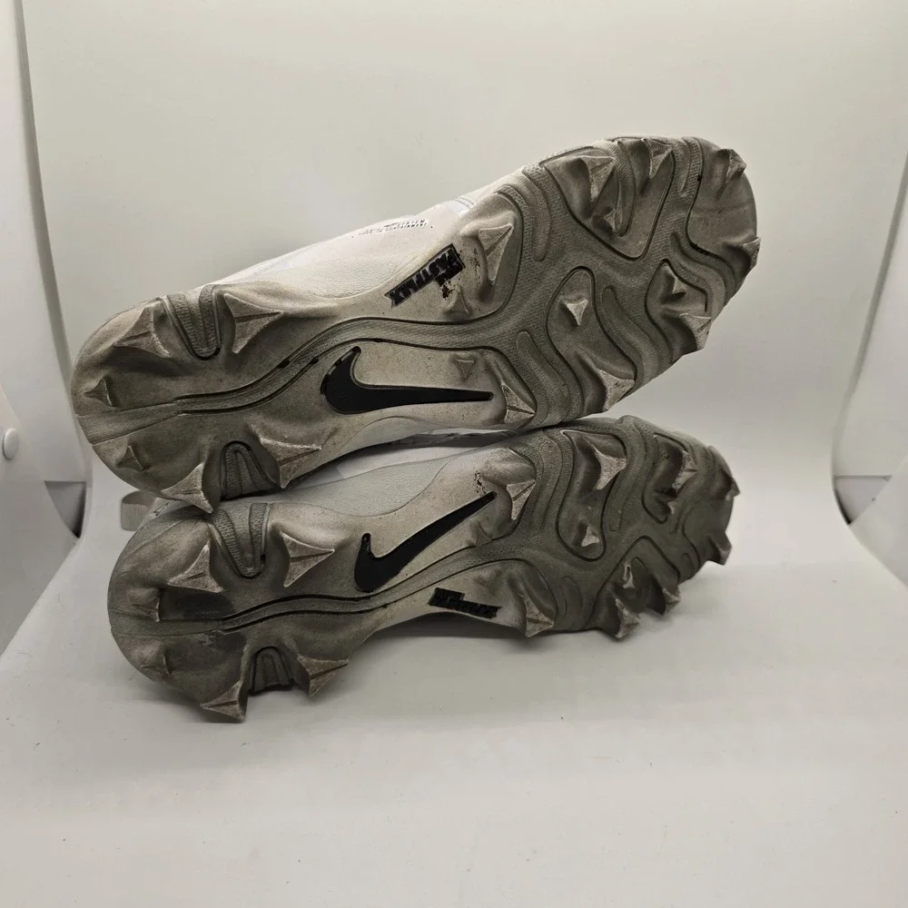 Nike 6Y White FastFlex Alpha Cleats Youth‎ Boy or Girl 6Y -CV0581-109
